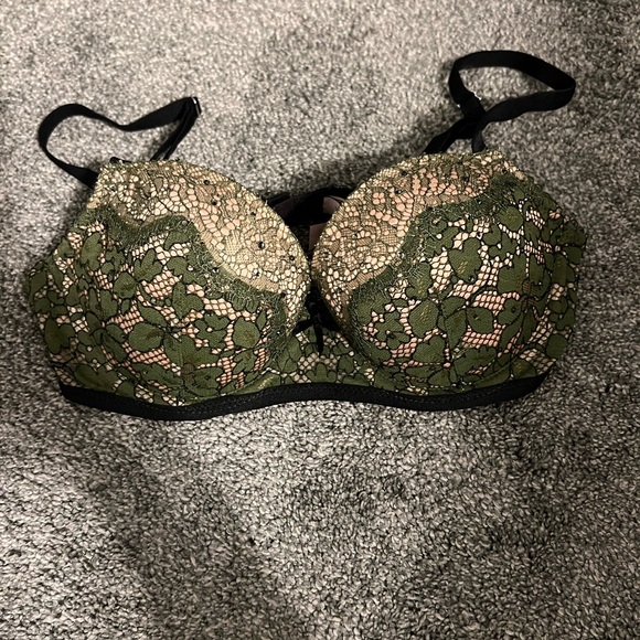 Victoria’s Secret Dream Angels Demi Bra - Picture 1 of 4